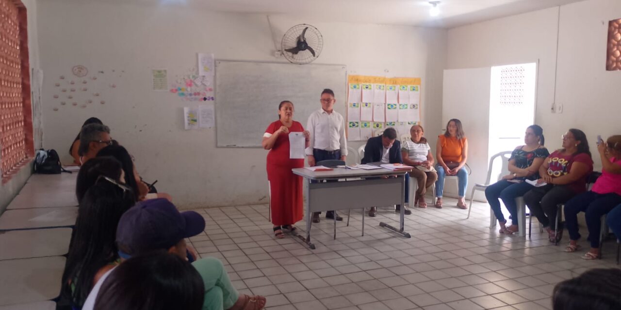 PALMÁCIA: APEOC REALIZA PLENÁRIA E DEBATE AÇÕES SOBRE 1/3 DE FÉRIAS, PRECATÓRIOS DO FUNDEF E FUNDEB, E PREV/FUNDEB COM A CATEGORIA.