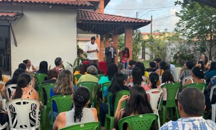 PRESIDENTE DA APEOC PARTICIPA DE ASSEMBLEIA GERAL EM PARACURU E DEBATE AÇÕES JUDICIAIS DA EDUCAÇÃO E DEMAIS PAUTAS DA CATEGORIA