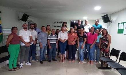 SALITRE: APEOC DEBATE ATRASO DE SALÁRIO, AÇÕES DOS PRECATÓRIOS E CONCURSO PÚBLICO