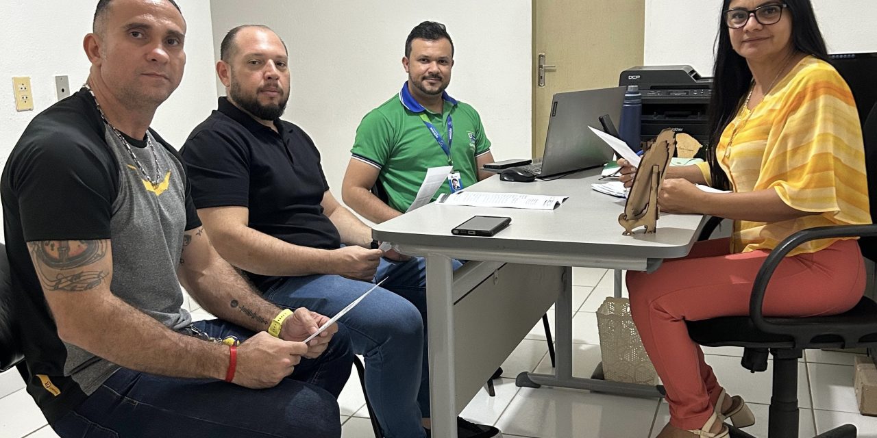 CHOROZINHO: APEOC COBRA MESA DE NEGOCIAÇÃO E SE REÚNE COM SECRETÁRIA DE EDUCAÇÃO