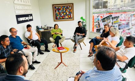 PRESIDENTE DA APEOC SE REÚNE COM COMISSÃO MUNICIPAL DE PACAJUS E FAZ IMPORTANTES ENCAMINHAMENTOS