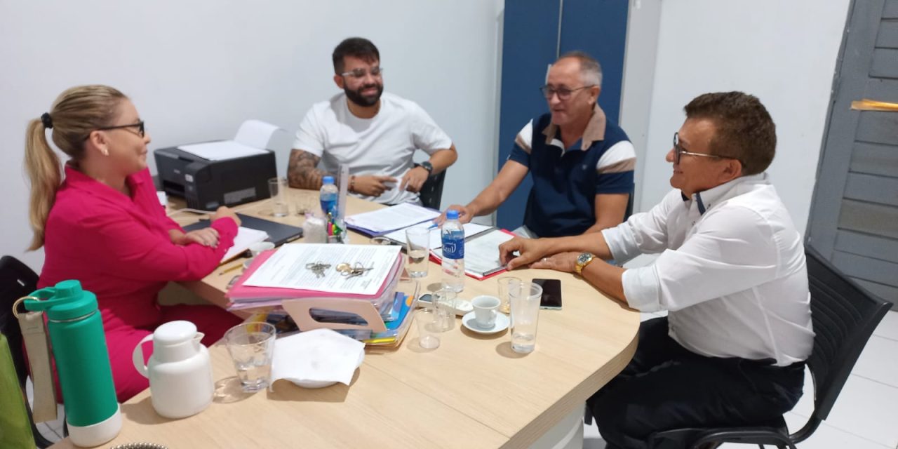 MORAÚJO: APEOC SE REÚNE COM A GESTÃO MUNICIPAL PARA DAR ENCAMINHAMENTO ÀS PAUTAS IMPORTANTES DA CATEGORIA