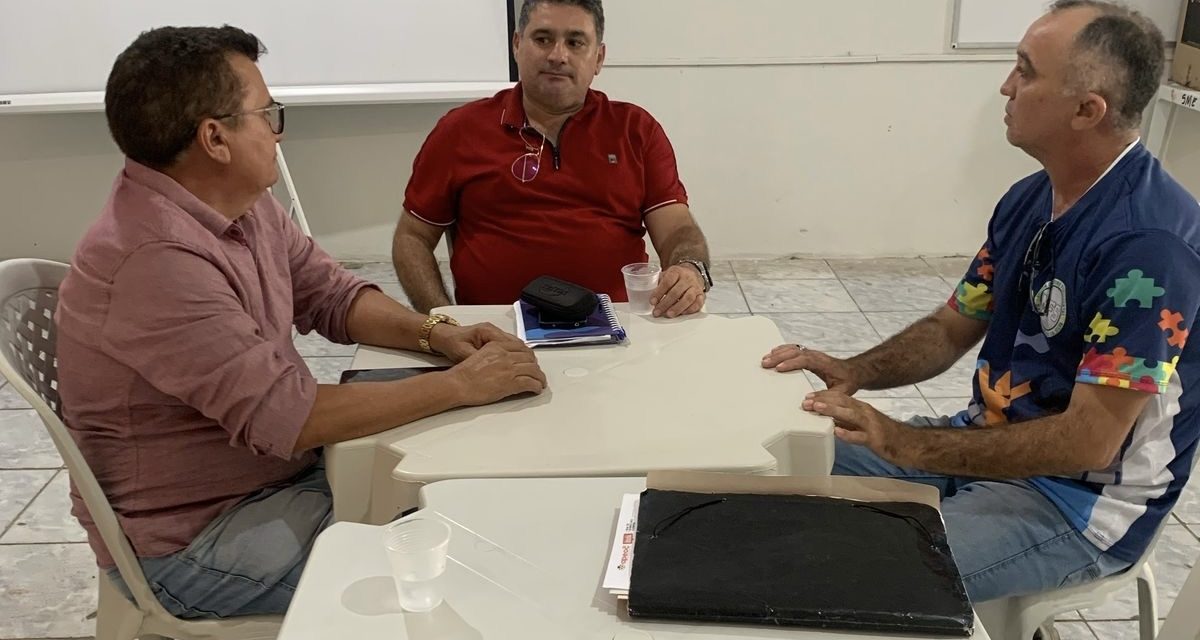SANTANA DO ACARAÚ: APEOC DISCUTE PAUTAS URGENTES DA CATEGORIA COM O SECRETÁRIO DE EDUCAÇÃO