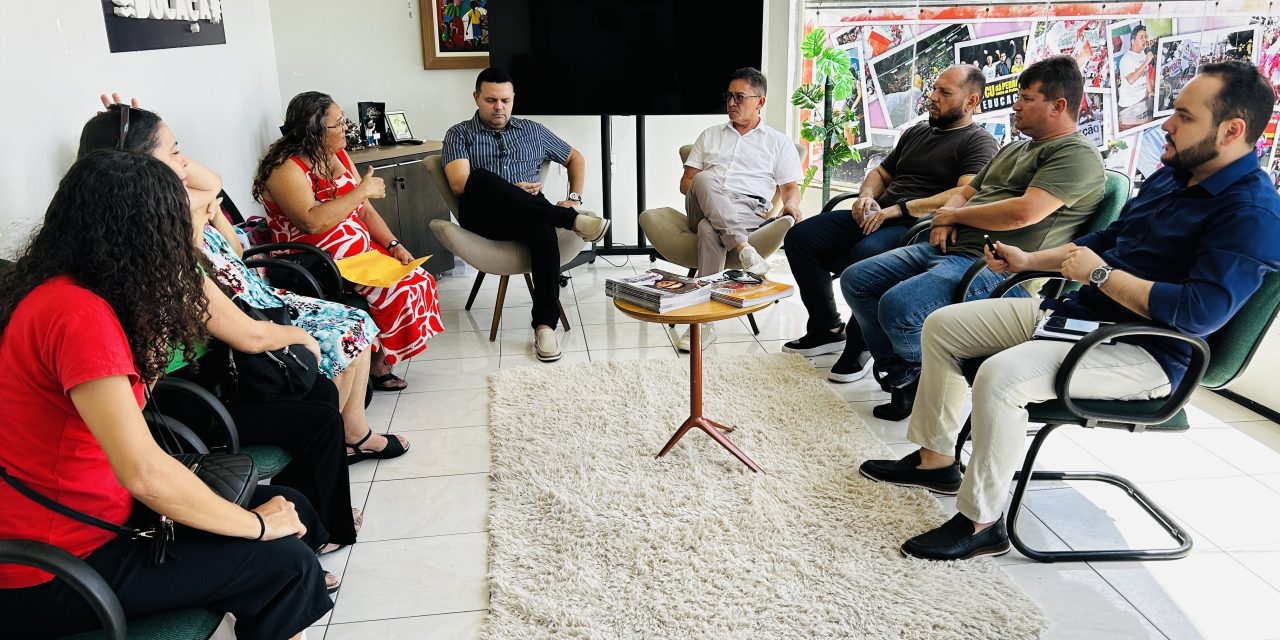 APEOC RECEBE COMISSÃO DE PEDAGOGAS PARA TRATAR DA SELEÇÃO DE PROFESSORES TEMPORÁRIOS