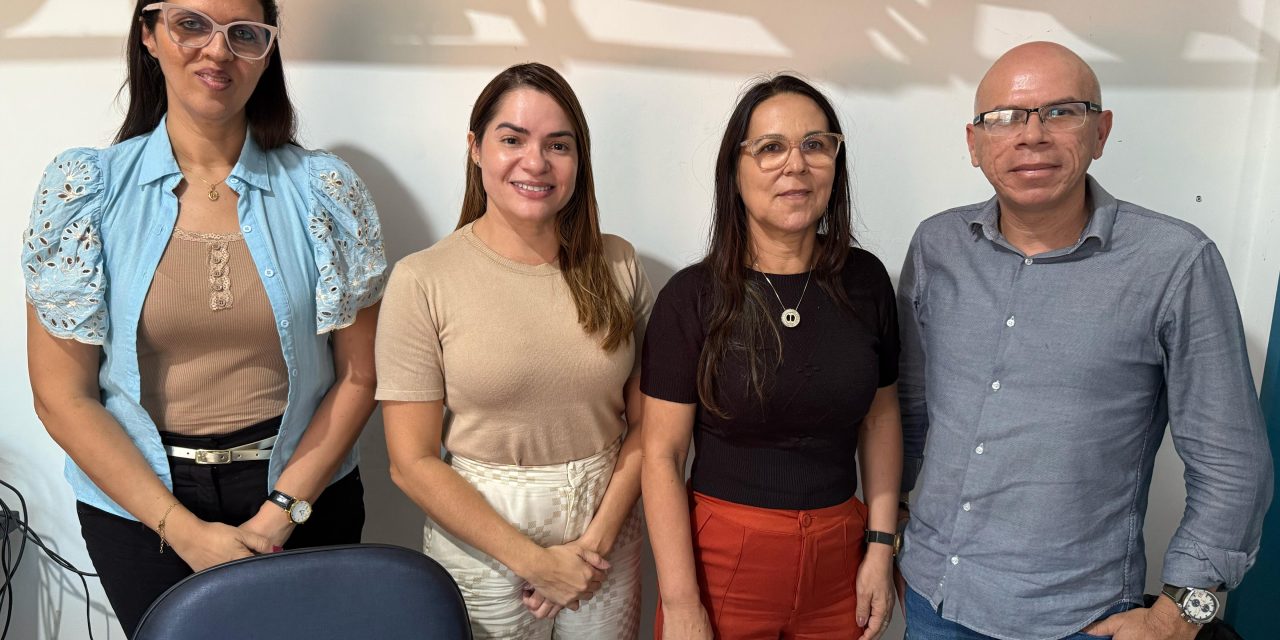FORTIM: APEOC SE REÚNE COM PREFEITA, SECRETÁRIA DE EDUCAÇÃO E PROCURADORA PARA TRATAR DE PAUTAS DA CATEGORIA