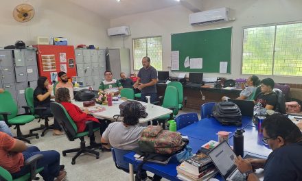 SINDICATO APEOC VISITA A EEMTI HELENITA LOPES GURGEL VALENTE, EM FORTIM, PARA ACOMPANHAR A SITUAÇÃO DA ESTRUTURA DA ESCOLA