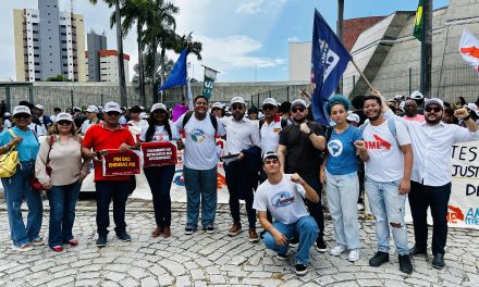 DIA D DE MOBILIZAÇÃO GARANTE AUDIÊNCIA DIRETA COM O GOVERNADOR E FORTALECE A LUTA PELA EDUCAÇÃO