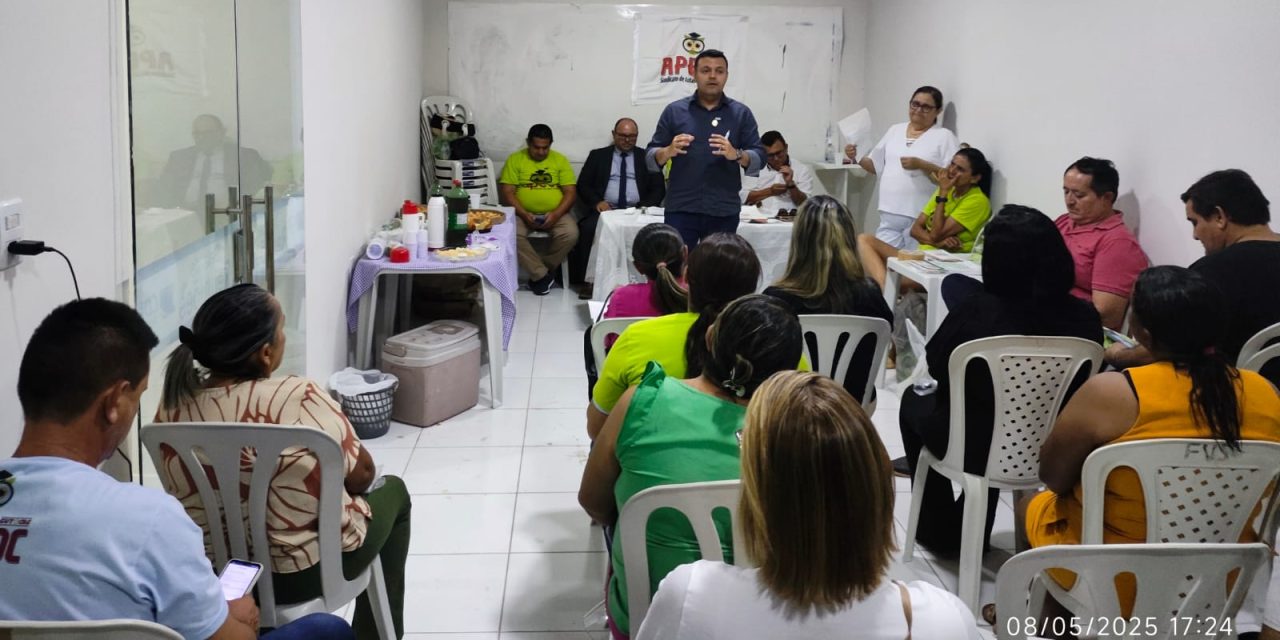 ICÓ: SINDICATO APEOC REALIZA PLENÁRIA COM PROFISSIONAIS DA EDUCAÇÃO E REFORÇA COMPROMISSO COM A CATEGORIA