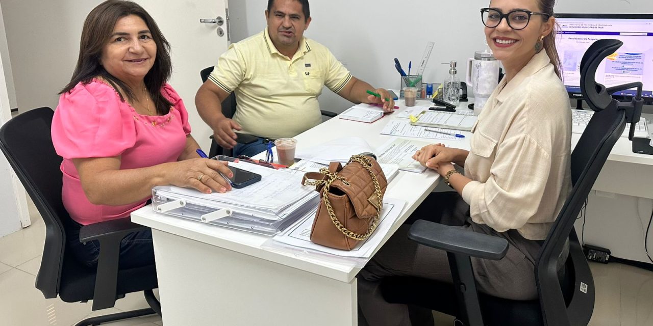 TAUÁ: APEOC DEBATE TRANSIÇÃO PARA APOSENTADORIA ESPECIAL COM INSTITUTO DE PREVIDÊNCIA MUNICIPAL