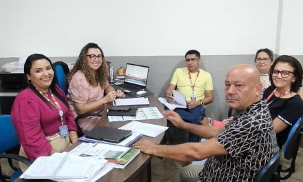 PACAJUS: APEOC DISCUTE PAUTAS PRIORITÁRIAS COM A SECRETARIA MUNICIPAL DE EDUCAÇÃO