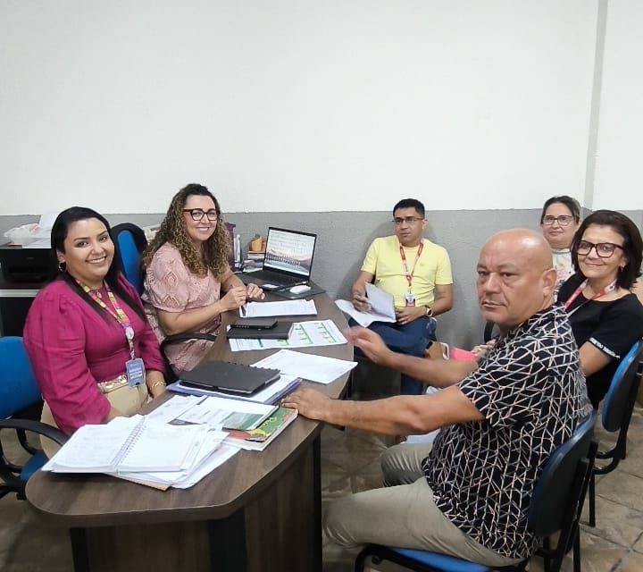 PACAJUS: APEOC DISCUTE PAUTAS PRIORITÁRIAS COM A SECRETARIA MUNICIPAL DE EDUCAÇÃO