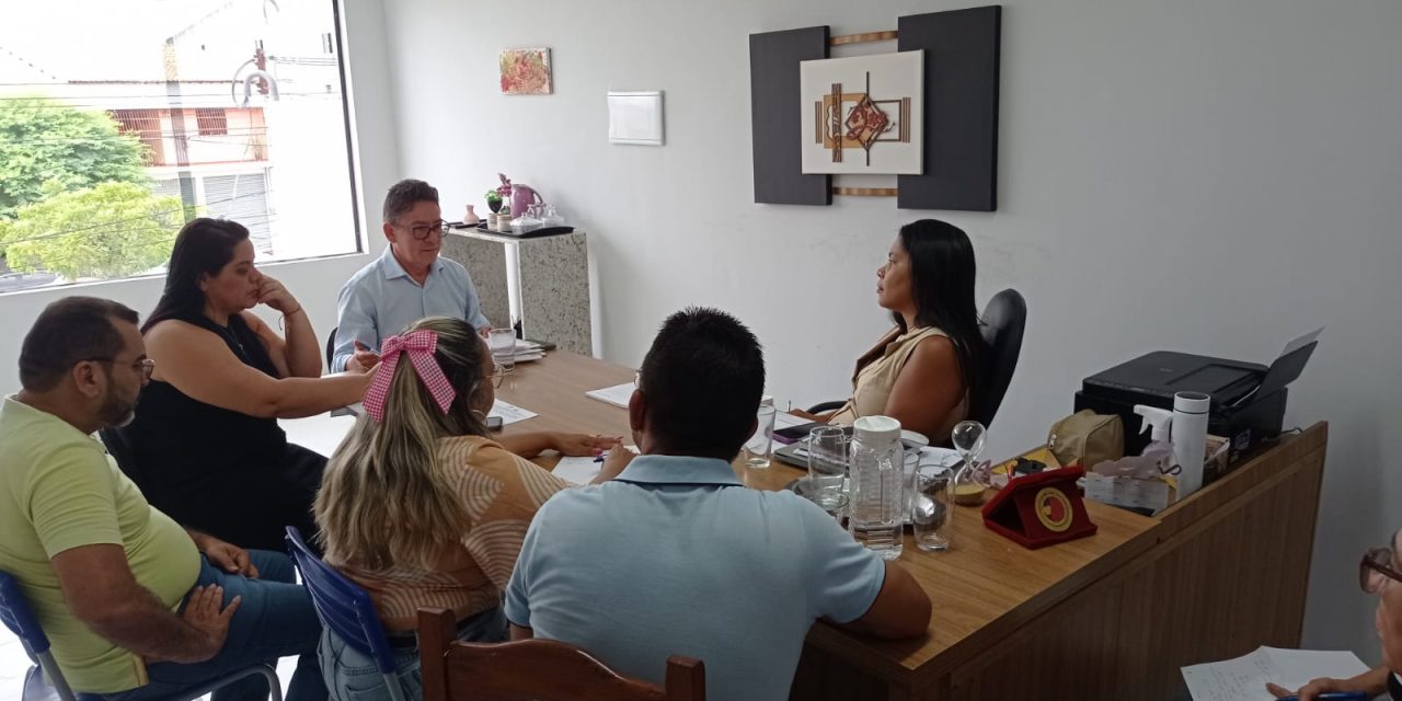 PALHANO: SINDICATO APEOC DISCUTE PAUTAS DA EDUCAÇÃO COM GESTÃO MUNICIPAL