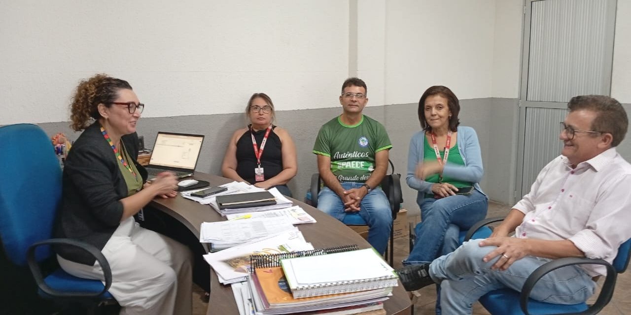 PACAJUS: SINDICATO APEOC SE REÚNE COM SECRETÁRIA DE EDUCAÇÃO PARA TRATAR DE PAUTAS URGENTES DA CATEGORIA