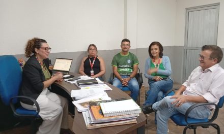 PACAJUS: SINDICATO APEOC SE REÚNE COM SECRETÁRIA DE EDUCAÇÃO PARA TRATAR DE PAUTAS URGENTES DA CATEGORIA