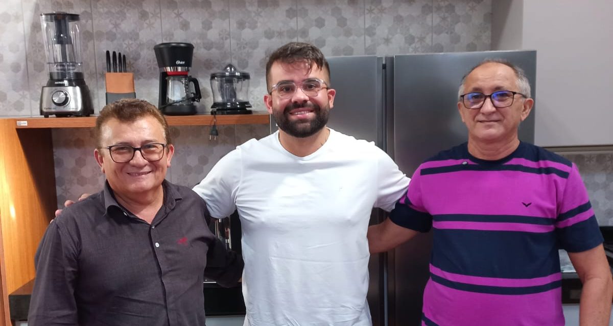 MORAÚJO: PROJETO DE LEI QUE REGULAMENTA PRECATÓRIOS DO FUNDEF É ENVIADO À CÂMARA COM SUGESTÕES DO SINDICATO APEOC