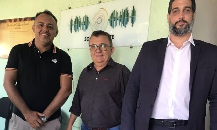 AURORA: SINDICATO APEOC REALIZA REUNIÃO PARA TRATAR DAS AÇÕES JUDICIAIS DA EDUCAÇÃO E PARTICIPA DE PROGRAMA DE RÁDIO PARA ATUALIZAR A CATEGORIA