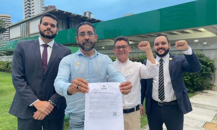 APEOC CONQUISTA NA JUSTIÇA VITÓRIA HISTÓRICA: FÉRIAS DE 45 DIAS E RETROATIVO DE 10 ANOS GARANTIDOS PARA O MAGISTÉRIO ESTADUAL