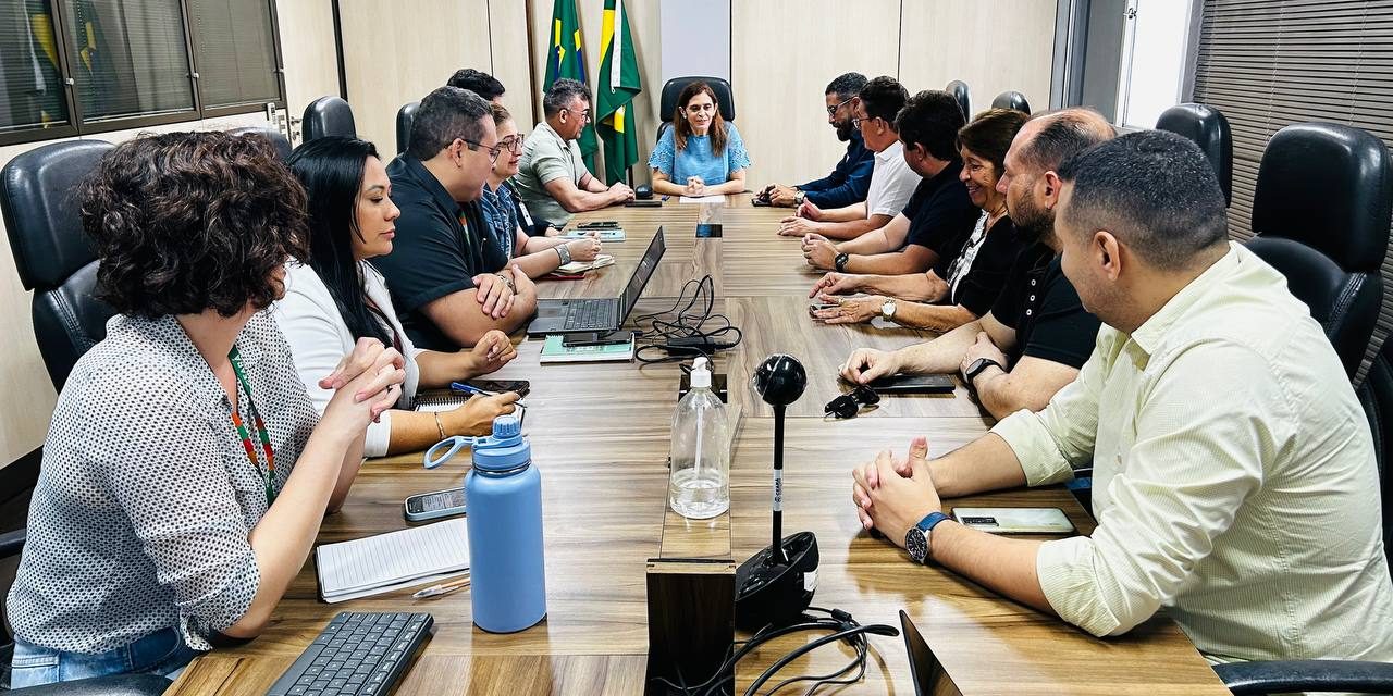 2º SEMESTRE A LUTA CONTINUA: APEOC COBRA A EFETIVAÇÃO DAS PAUTAS PENDENTES DA CAMPANHA SALARIAL 2025