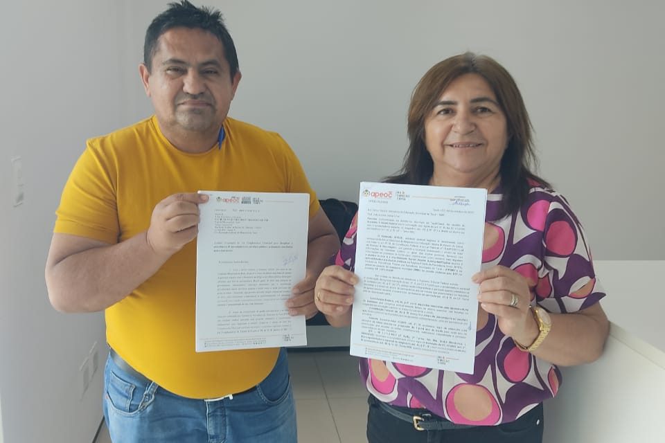 TAUÁ: SINDICATO APEOC PROTOCOLA OFÍCIOS SOBRE APOSENTADORIA E ABONO PERMANÊNCIA E PROPOSTA DE LEI ADEQUANDO O DESCONTO PREVIDENCIÁRIO PARA AFASTADOS PARA APOSENTADORIA