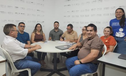 JATI: APEOC PARTICIPA DE AUDIÊNCIA NA SECRETARIA MUNICIPAL DE EDUCAÇÃO PARA TRATAR DE PAUTAS EMERGENCIAIS DA CATEGORIA