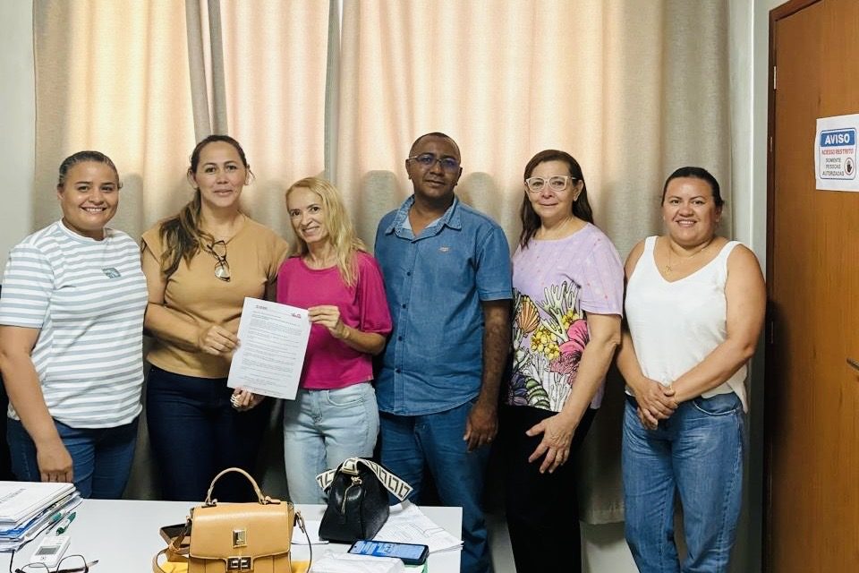 BAIXIO: SINDICATO APEOC ENTREGA PAUTAS DA CAMPANHA SALARIAL 2026 À GESTÃO MUNICIPAL