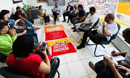 AMPLIANDO A LUTA EM DEFESA DA EDUCAÇÃO E DO SERVIÇO PÚBLICO, DA SOBERANIA E DA DEMOCRACIA