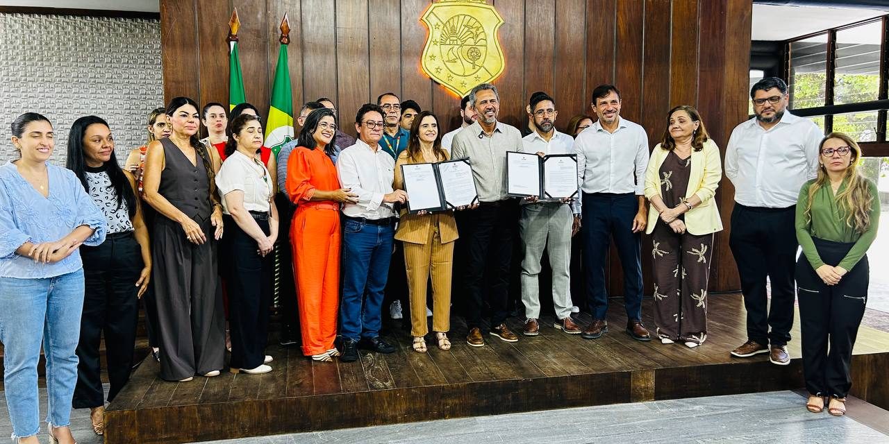 FRUTO DA LUTA E NEGOCIAÇÃO QUALIFICADA GARANTE CONCURSO, PLANEJAMENTO EM LOCAL DE LIVRE ESCOLHA, REAJUSTE DO PISO, FÉRIAS DE 45 DIAS E PROMOÇÕES