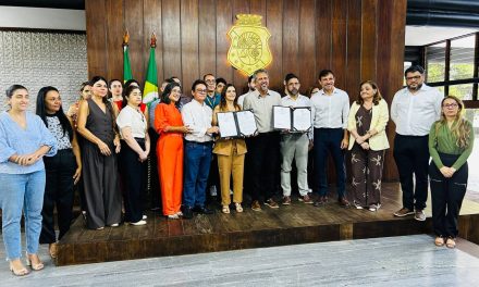 FRUTO DA LUTA E NEGOCIAÇÃO QUALIFICADA GARANTE CONCURSO, PLANEJAMENTO EM LOCAL DE LIVRE ESCOLHA, REAJUSTE DO PISO, FÉRIAS DE 45 DIAS E PROMOÇÕES