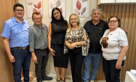 JAGUARUANA: APEOC PARTICIPA DE AUDIÊNCIA COM PREFEITO E GARANTE AVANÇOS PARA A EDUCAÇÃO