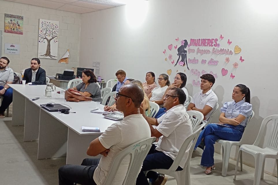 PALMÁCIA: APEOC PARTICIPA DE REUNIÃO DO CONSELHO DO FUNDEB E REFORÇA COMPROMISSO COM TRANSPARÊNCIA E VALORIZAÇÃO DA EDUCAÇÃO