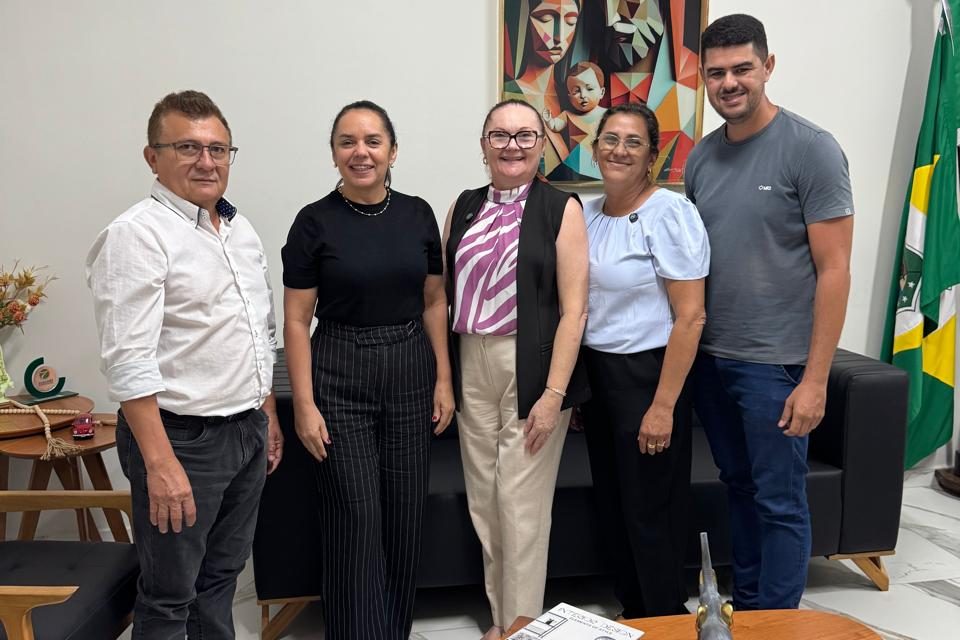 PEDRA BRANCA: APEOC PARTICIPA DE REUNIÃO COM GESTÃO MUNICIPAL E AVANÇA NAS TRATATIVAS SOBRE PRECATÓRIOS DO FUNDEF
