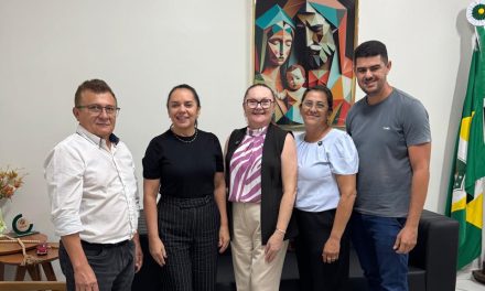 PEDRA BRANCA: APEOC PARTICIPA DE REUNIÃO COM GESTÃO MUNICIPAL E AVANÇA NAS TRATATIVAS SOBRE PRECATÓRIOS DO FUNDEF