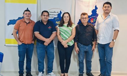 TAUÁ: SINDICATO APEOC E SECRETARIA DE EDUCAÇÃO SE REÚNEM PARA TRATAR DE REFORMULAÇÃO DO ESTATUTO DO MAGISTÉRIO