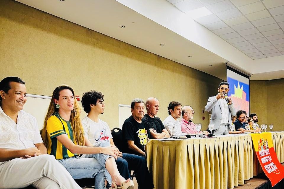 SINDICATO APEOC PARTICIPA DO FÓRUM DA FNNE EM DEFESA DA DEMOCRACIA, SOBERANIA E DIREITOS SOCIAIS