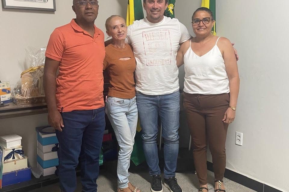 BAIXIO: SINDICATO APEOC AVANÇA NO DIÁLOGO COM A PREFEITURA EM DEFESA DA VALORIZAÇÃO DO MAGISTÉRIO